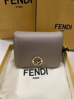 エフ イズ フェンディ 二つ折り財布 ベージュレザー コンパクト財布