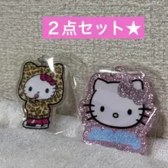 ガチャガチャ　ハローキティ　アクリルキーホルダー　２点セット
