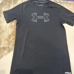値下げ！Under Armour ブラック アンダーシャツ YLG