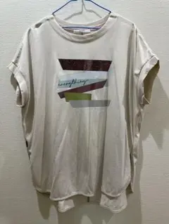 ayane クリーム色 グラフィックTシャツ 半袖