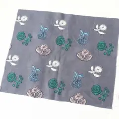 quartet カルテット　グレー　約４１×３４センチ　ミナペルホネン