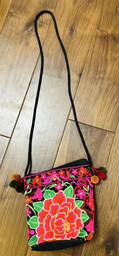 ラオスモン族ポシェット