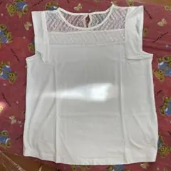 GU オフホワイト　ノースリーブＴシャツ