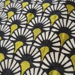 花柄　黒　白　黄　生地　厚手　菊　ジャガード　布　50×160cm