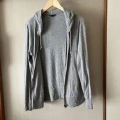 UNIQLOグレー フルジップ フード付きパーカー メンズSサイズ