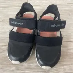 adidas ブラック サンダル ベルクロ