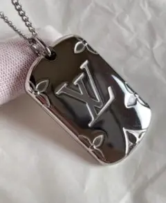 Louis Vuitton シルバー ネックレス