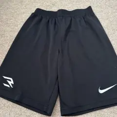 Nike 黒 ハーフパンツ ユースLサイズ　美品