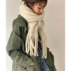 via j / ヴィアジェイ / フリンジストール ホワイト