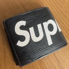 supreme 二つ折り財布