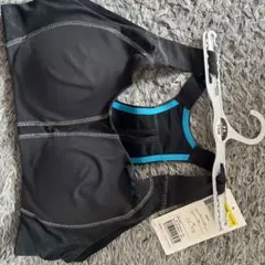Under Armour スポーツブラ 75B 黒・青