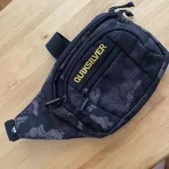 QUIKSILVER ボディバッグ 黒 グレー迷彩