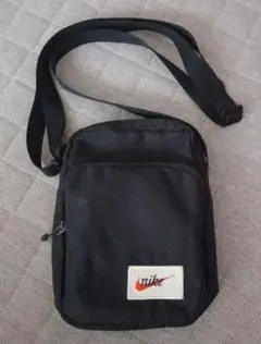 Nike　ブラックショルダーバッグ