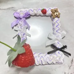 B8 ホイップデコ いちご ホワイト×パープル トレカケースデコ 硬質ケースデコ