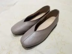 【新品】エンチャンテッドELENAS本革センターシームVカットフラットシューズ