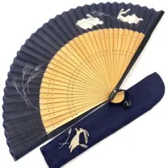 【ケース付 美品】月見うさぎ柄 紺色 紙扇子 19.5cm