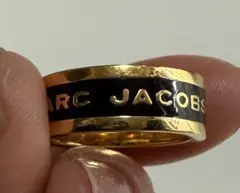 Marc Jacobs ロゴ入りリング ゴールド/ブラック