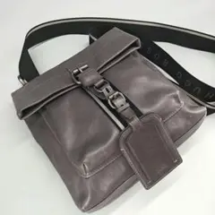 近年モデル✨ 美品 ヒューゴボス ショルダーバッグ レザー
