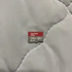 SanDisk 128GB MicroSDカード
