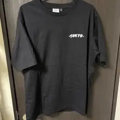 GU TOKYOデザイン黒Tシャツ