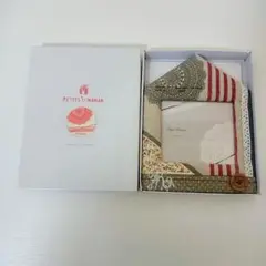 【新　品】PETITS ET MAMAN 刺繍フォトフレーム 写真立て