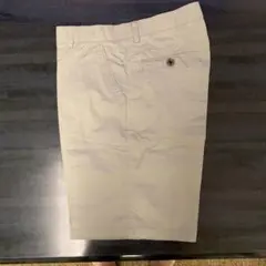 ベージュ ショートパンツ