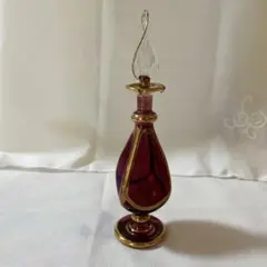 香水ボトル