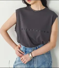 hunch ハンチ　シルエット ノ一スリーブTシャツ グレ一