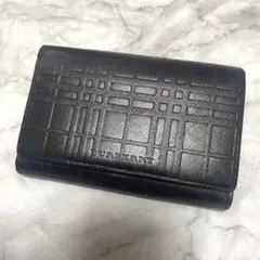 【美品】バーバリー エンボスチェック 型押し レザー ブラック 黒 三つ折り財布
