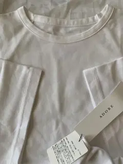 タグ付き　ADORE ホワイト 半袖Tシャツ ラグラン