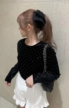 ブラック長袖トップス