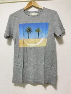 ヤシの木プリントTシャツ