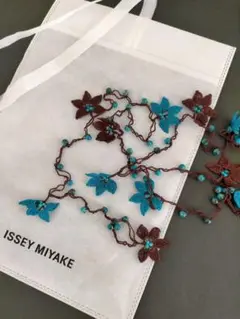 ISSEY MIYAKE イッセイミヤケ　ワイヤー　スワロフスキー　ネックレス ISSEY MIYAKE イッセイミヤケ ワイヤー スワロフスキー