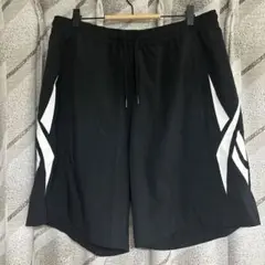 Reebok ショートパンツ サイドロゴデザイン