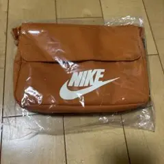 NIKE ナイキ　ショルダーバッグ　メッセンジャーバッグ