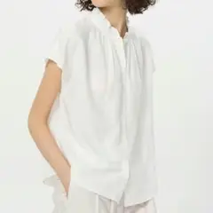 ユニクロ リネンブレンドフリルブラウス