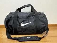 Nike ブラック ドラムバッグ　ボストン　ショルダー