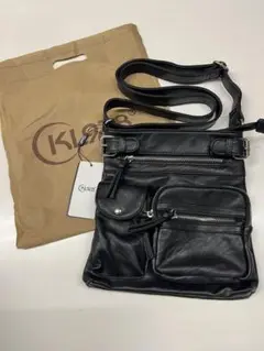 KL928 ショルダーバッグ　ブラック　合皮　メンズ