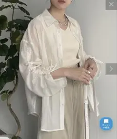 袖シャーリングソフトシアーシャツ