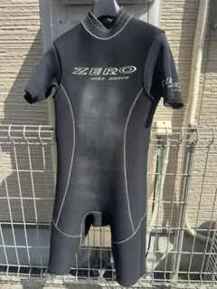 【Kin】zero セミドライ メンズ ウェットスーツ 5×3 170cm 製品ラインアップ | プロウェットスーツ