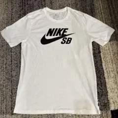 NIKE Tシャツ