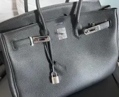 ブラックレザーハンドバッグ シルバー金具付き　サイズ35