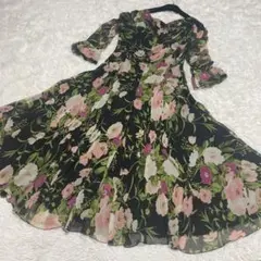 【極美品】　Lサイズ　YUKIKO HANAI 黒　花柄ロングボリュームワンピ