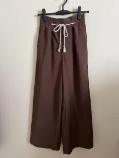 ブラウン ワイドパンツ ドローストリング付き