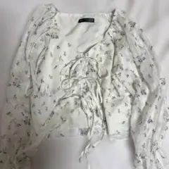 花柄レースアップクロップドシャツ