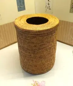アタ製蓋付き円筒型ダストボックス