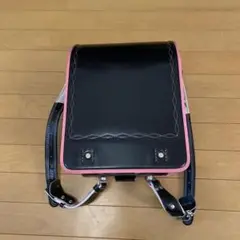 黒とピンクのフラワー刺繍ランドセル
