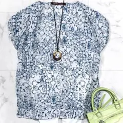 美品　コントワーデコトニエ　シルクブラウス　花柄　Ｖネック　フレンチスリーブ　M