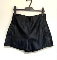 ZARA 合成皮革 ハイウエストショートパンツ