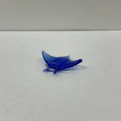 ガラス細工　マンタ（S）青